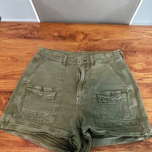 American Eagle Outfitters Women's Cargo Shorts in Olive